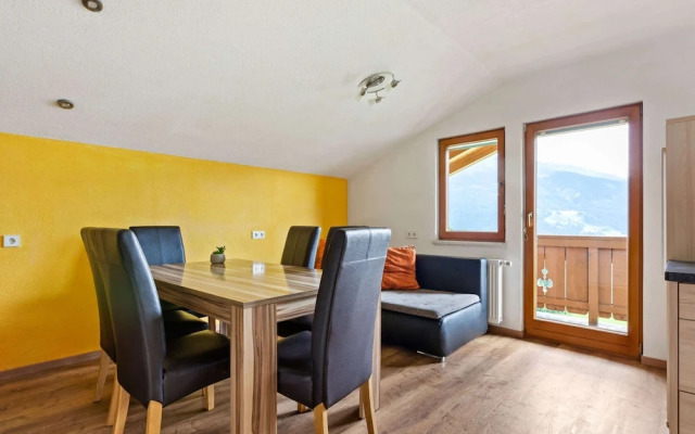Sunlit Apartment near Ski Area in Hollersbach im Pinzgau