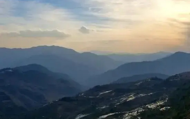 Xinlv Time Inn (Yuanyang Terraced Field Scenic Area)
