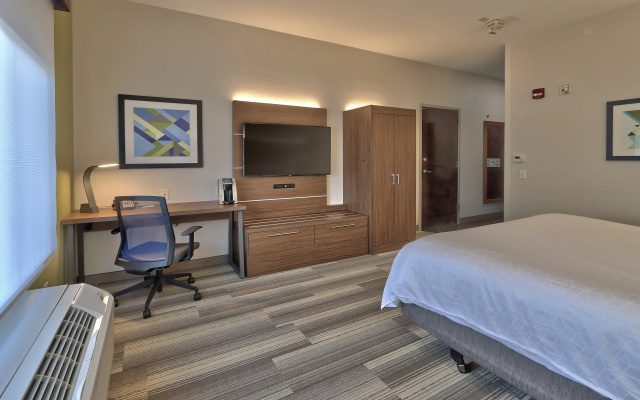 Holiday Inn Express & Suites Albuquerque Historic Old Town by IHG