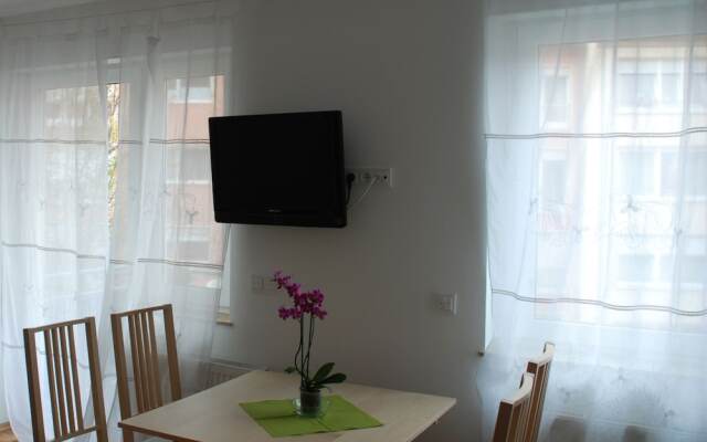 Отель Old Town Apartment Германия, Нюрнберг - отзывы, цены и фото номеров - забронировать отель Old Town Apartment онлайн комната для гостей