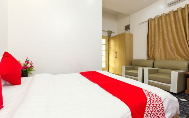 Отель OYO 889 Ha Vy Motel Ханой комната для гостей