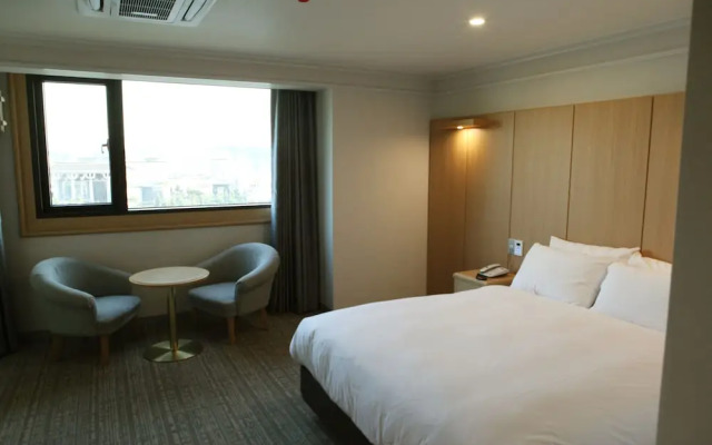 Jinju Dongbang Tourist Hotel
