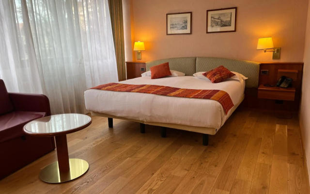 Crystal Hotel Varese