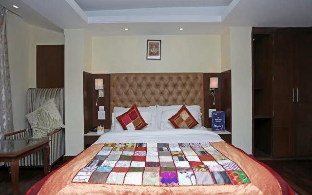 OYO 2366 Hotel Vaydantaa