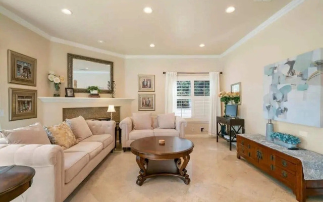 Marbella Lane - Revitalizing Getaway w Pool