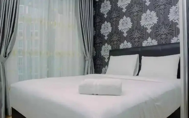Best Price Studio Apartment at Gold Coast By Travelio