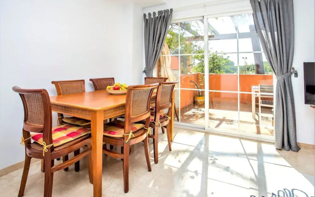 3 bed apartment close to beach BB43