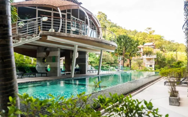 Emerald Terrace Apartments by Lofty