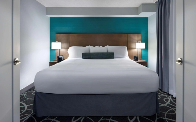 Radisson Suites Hotel Toronto Airport
