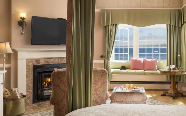 Spindrift Inn