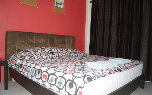 Pineapple Guesthouse Karon