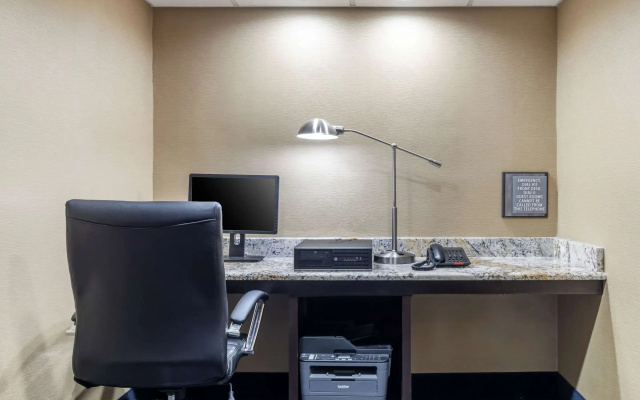 Comfort Inn Dallas North Love Field Airport