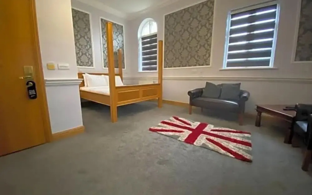 Baylis Park Hotel