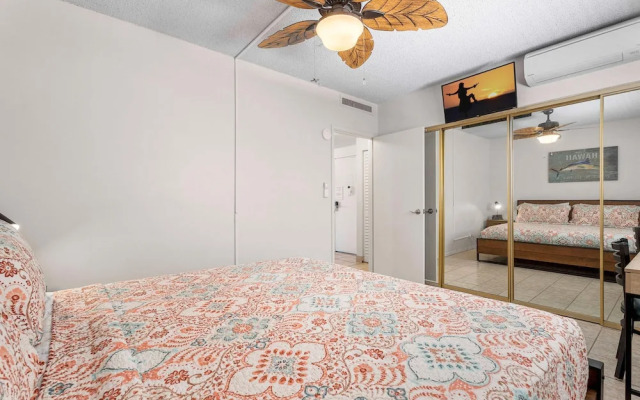 Kona Plaza#203