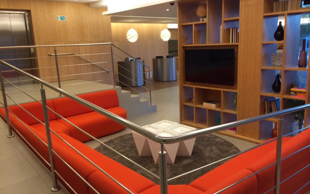 DMax Hotel