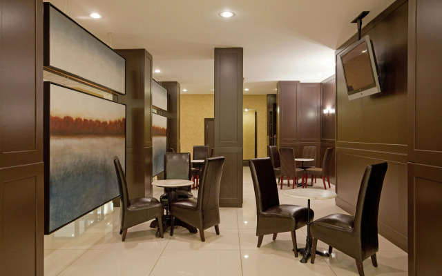 Armon Plaza Montreal Airport