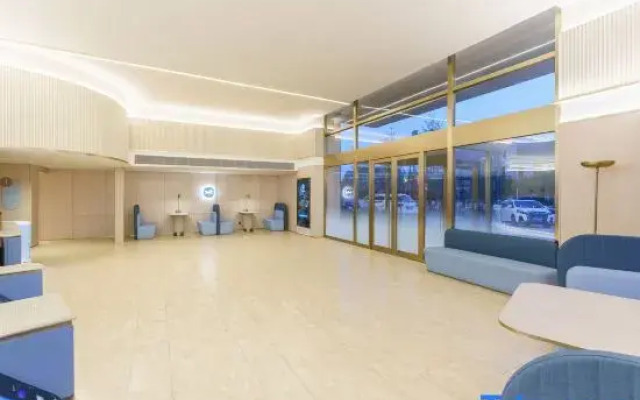 HanTing Hotel (Dalian Jinshitan Light Rail Station Discoveryland)