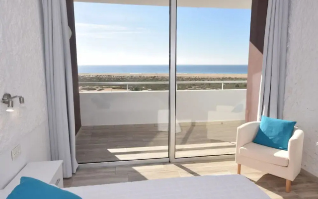 Spacious Apartment in Solana Matorral With Terrace