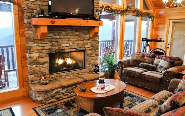 SUNSET POINTE - 5 Br Cabin