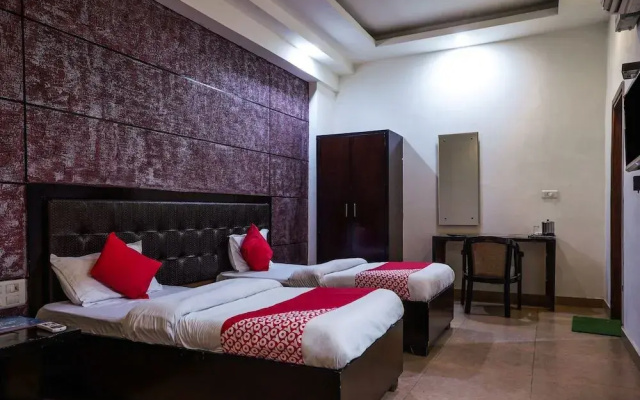 OYO 18895 Hotel Kartikay Grand