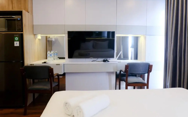 Best Location Studio Apartment At Grand Asia Afrika