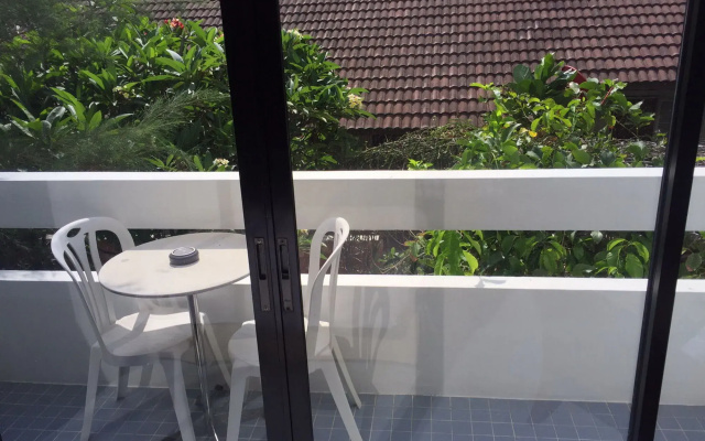 Nern Chalet Beachfront Hotel