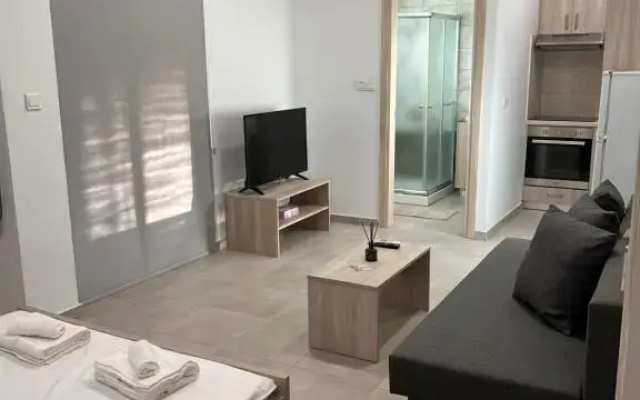 Modern city center studio saripolou