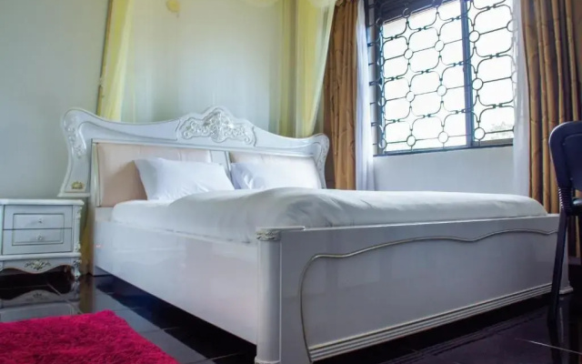 Alfa Hotel Munyonyo