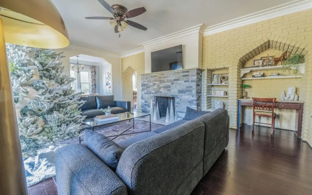 Charming Columbus Retreat 3BR Pool&Games