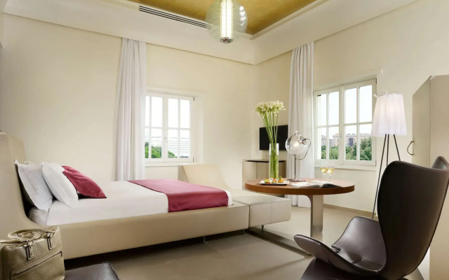 Отель Palazzo Montemartini Rome, A Radisson Collection
