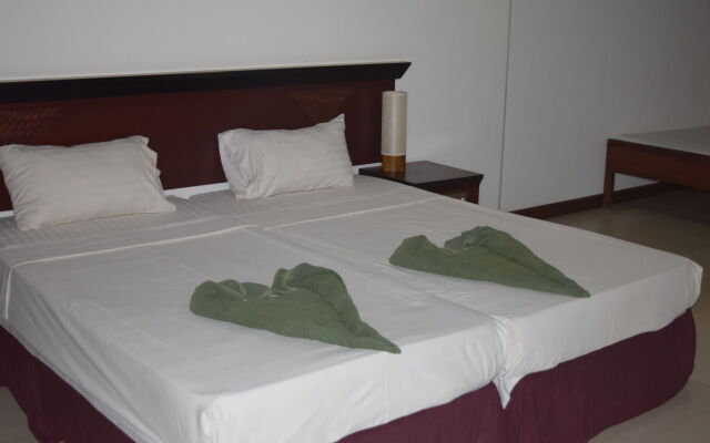 The Coconut Garden Hotel & Restaurant комната для гостей