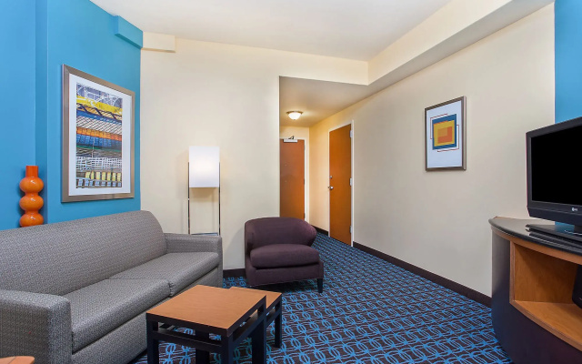 Fairfield Inn & Suites by Marriott Louisville East