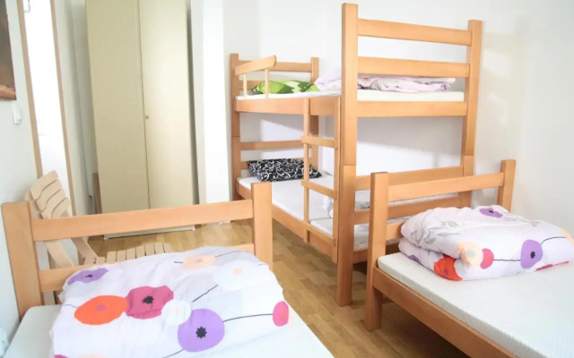 Jellostone Hostel