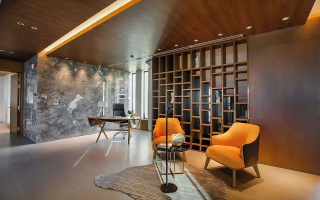 Golfers Paradise: Villa at World-class Course Edge