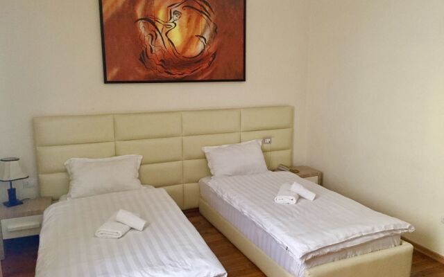 Living Boutique Hotel вид на фасад