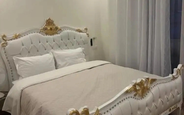Guest House 80