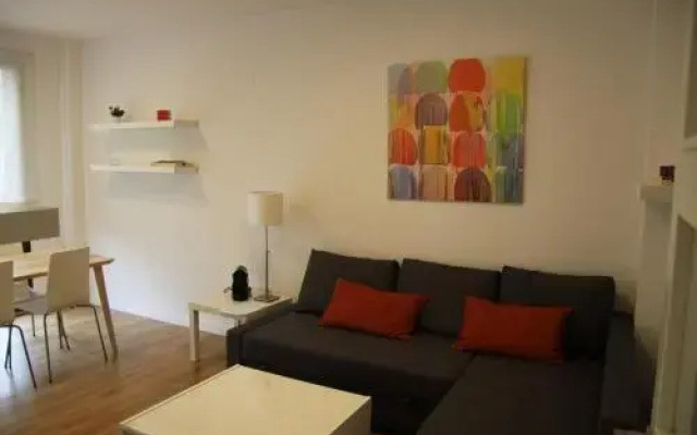 Apartamentos Hiedra y Tapinería Mercado Central