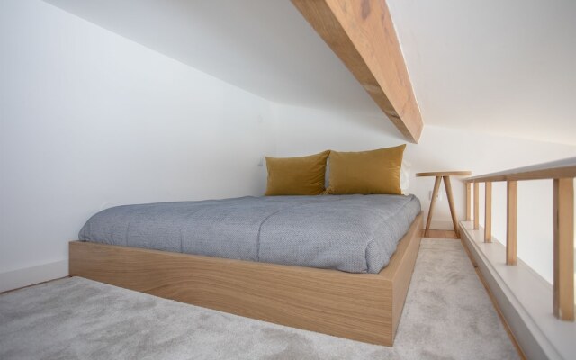 Отель Liiiving - Mezzanine Downtown Balcony Порту комната для гостей