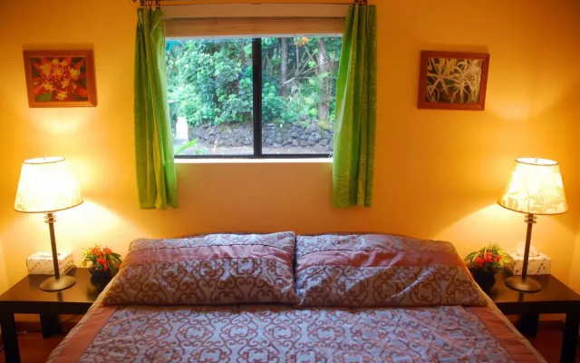 Hale Moana Bed & Breakfast