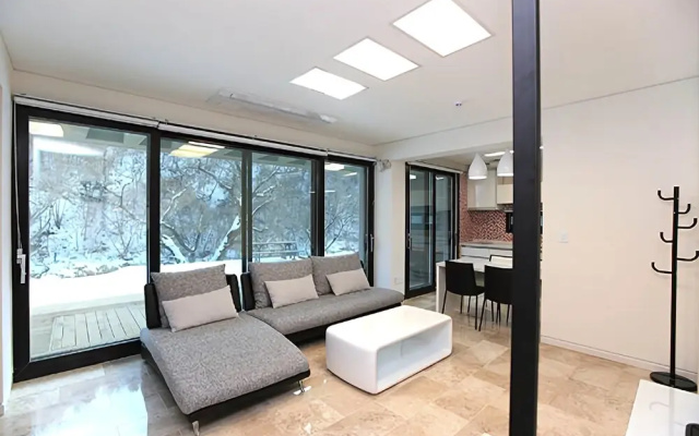 Gapyeong baeknak Flat House