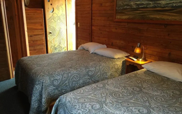 Whistling Swan Motel