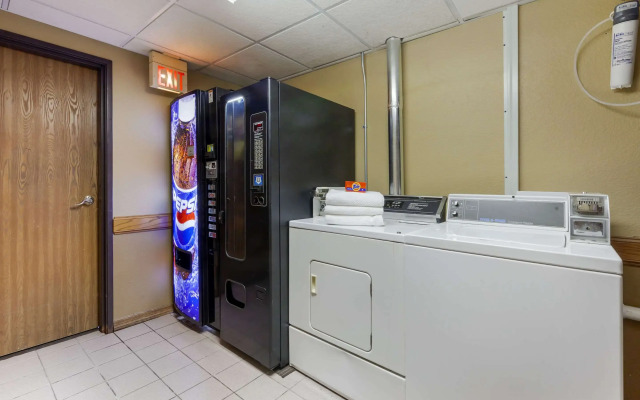 Quality Inn Oshkosh Aviation Park