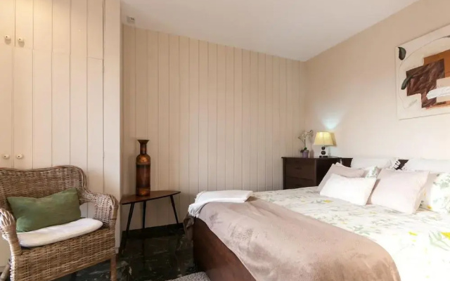 1 bedroom private rooftop terrace