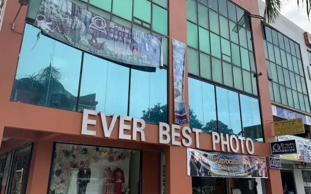 SPOT ON 89900 Jesselton Capsule Inn