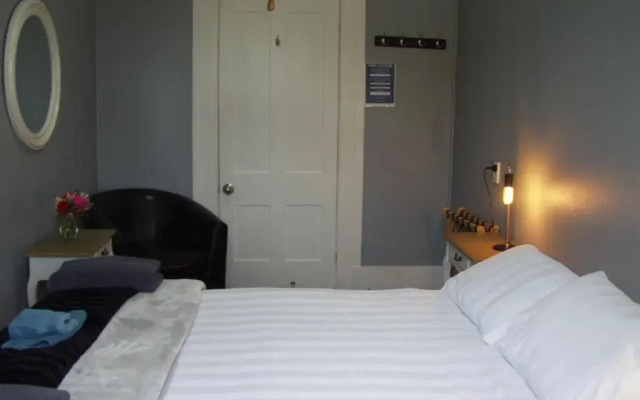 Lady Bowen Bed & Breakfast