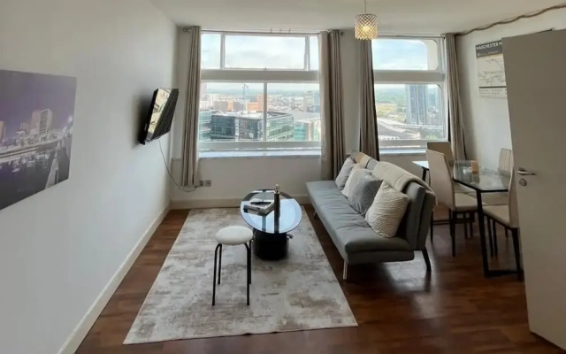 City Centre & Parking 2 Bed Ap