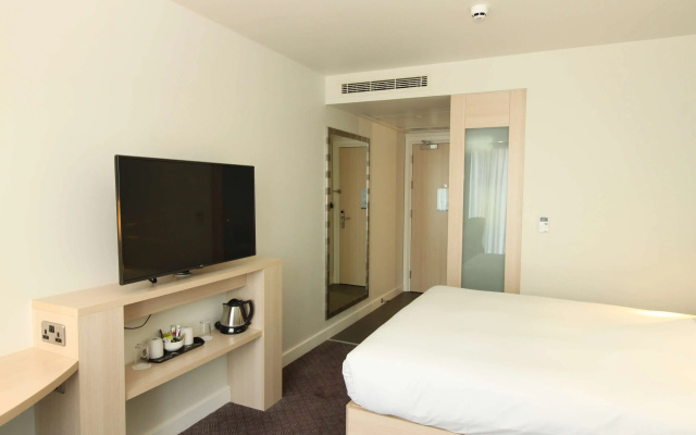 Отель Hampton by Hilton London Excel