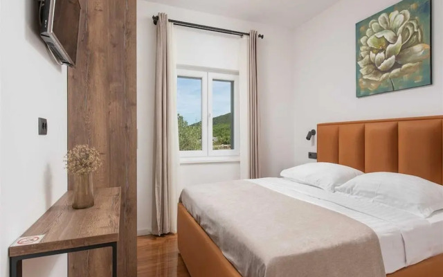 Stylish Villa in Lovrec With Sauna