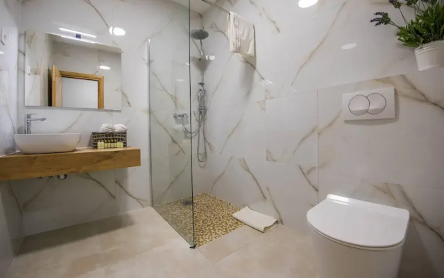 New Modern Villa Luce