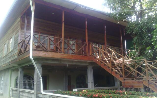 Отель Casa De Campo Гондурас, Тела - отзывы, цены и фото номеров - забронировать отель Casa De Campo онлайн вид на фасад